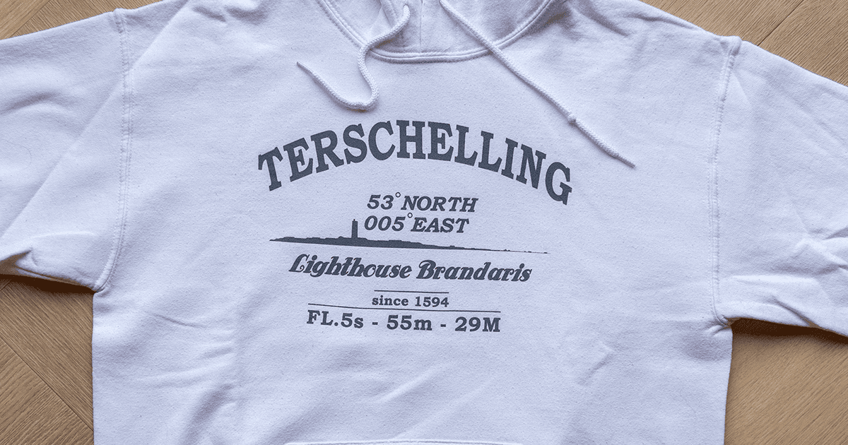 Een sweater met de tekst 'Terschelling' erop.