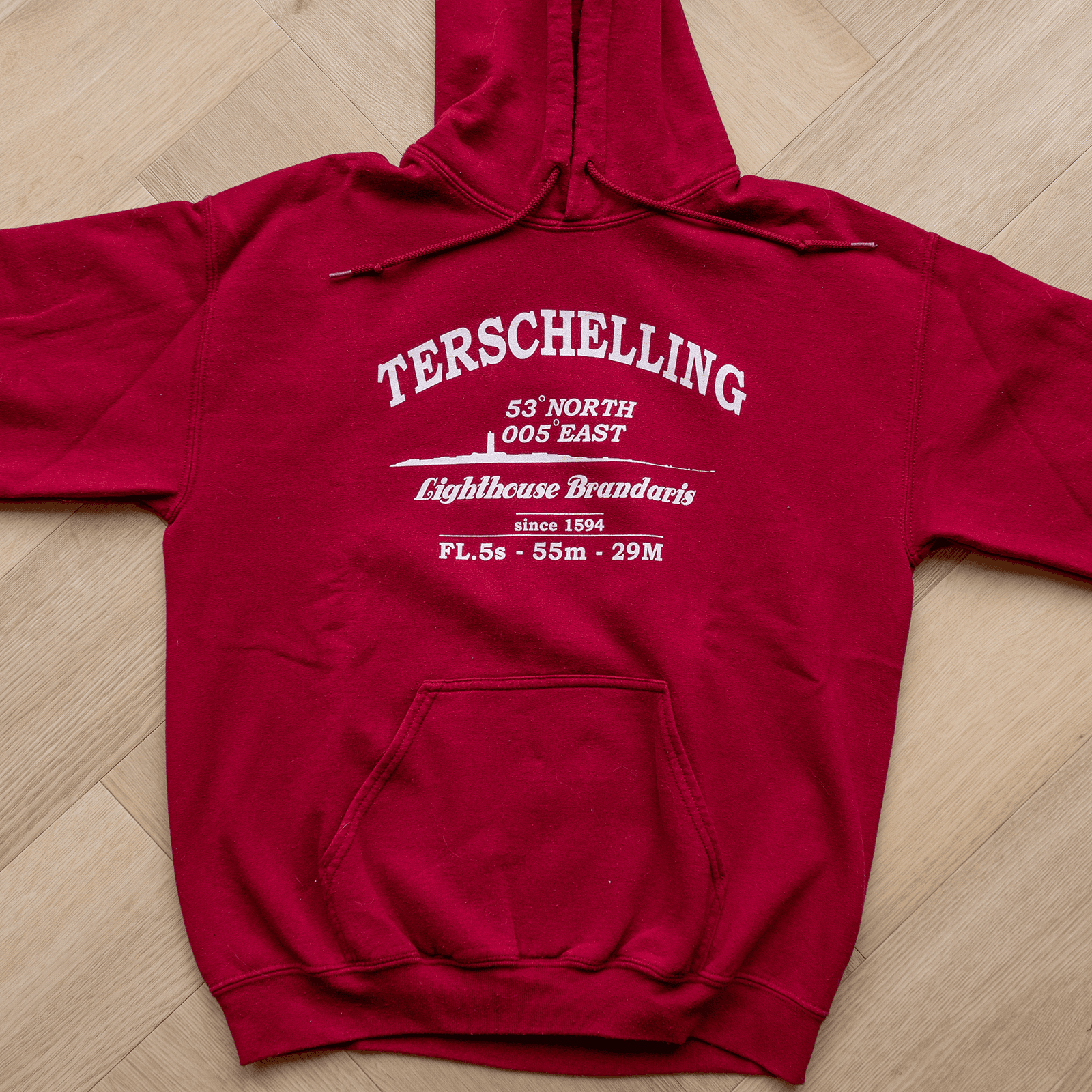 Een sweater met de tekst 'Terschelling' erop.